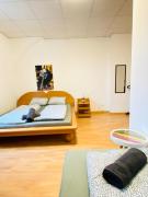 Simple Private Rooms in 3-Bedroom Apartment Near Train Station