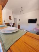 Modern traditional tranquil house with garden Modern traditional tranquil house with garden