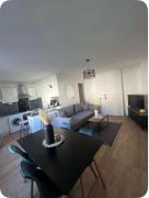 Top Valence Top Valence