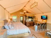 Beautiful Tented Cabin by a Creek - Ideal for a Fun Family Vacation in Seguin, Texas