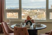 Rosy Retreat with NYC Views by the train, Free Parking, 3 beds, 20 Percent OFF 7 days
