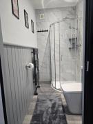 Top Feltham Top Feltham