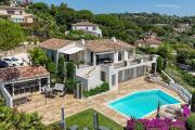 "La Chantyviere" Villa vue Exceptionnelle 180 degrés sur St Tropez avec accès plage privée