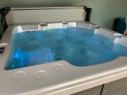 Maison détente avec jacuzzi spa massant