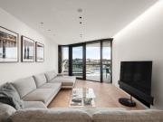 Apartment located in a prime harbour at Circular Quay
