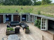 Traditionelt Vikingehus Nær Rågeleje Strand