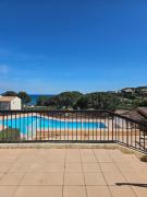 Mer, piscine, tennis - séjour idéal en famille