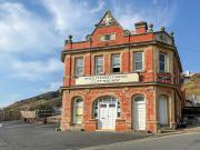 Cliff Railway Apartment