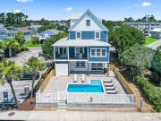 Epic 7BR Getaway: Pool, Game Room, Put-put, Beach