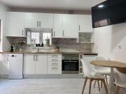 Blue Bay Beach Apartment - Laura