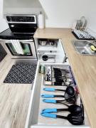 Cozy Private Bachelor Unit King Size bed