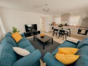 Modern Stay - Walk to Everything 1