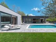 Villa in upani i with swimming pool