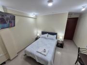 Habitación privada con vista a la calle cerca a la plaza Constitución