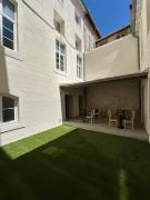 Hôtel Le Médiéval Palais des Papes