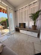 Studio cosy avec piscine proche du bord de mer