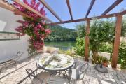 Riverside - Lovely river-view 3 bedroom house