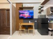 Bright and Stylish Condo with Pool View and Balcony