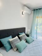 El Palmeral Vistas, Sea view, pool seasonal 15 june-15 sept