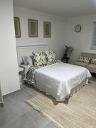 Stylish Studio in Hazel Park