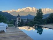 Face au Mont-Blanc, au cœur des plus grands domaines skiables de Haute-Savoie