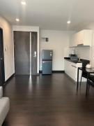 Cozy 1-Bedroom Apartment Near Nimman #A402