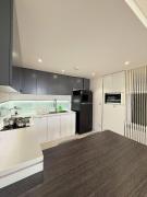 Chloe Stay - City center - Sunrise City View - Luxury House - 2bed - FreePool&Gym