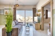 Sunshine penthouse 2BR heaven with AC, terrace & WIFI by 360 Estates