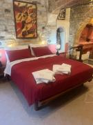 Bed and Wine Bed and Wine