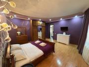 SDD Brothers - Дом с балконом в сердце Тбилиси