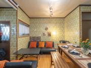 Family-Friendly Villa with BBQ, Baby Gear, Free Parking, 8min to Subway