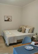 Sunny Patio Studio Corfu !