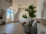 Little LV2 Au cœur de lAvenue des Champs-Elysées Arc de Triomphe