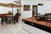 L1 7BR Laureles House rooftop jacuzzi AC