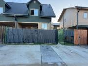 Casa con estacionamiento linares