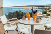 Apartment with sea view
