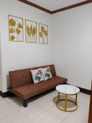 Makati Transient Condo 3BR with Balcony, Wifi