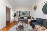 Family-Sized Comfort - 4 bedroom House Near Macquarie & Metro