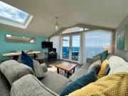 Spacious 3-Bed Seaview Retreat - Family-Friendly in Westward Ho!