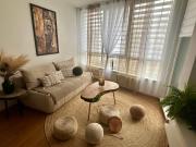 Bali byt s parkovacím místem v centru města