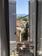 Hosted by Françoise