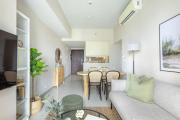 Stylish 2 BR Home with Bathtub and Balcony Uptown BGC