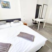 Letní pokoj na Pražské Letné H5