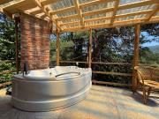 Hill House - Wine Cellar & Fishery in Varjanisi