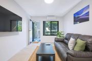 Leafy Corner - Simple Stay near Brisbane River and CBD