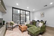 Modern 3BR Townhouse Near Adelaide CBD Workspace & Parking