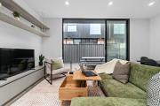 Modern 3BR Townhouse Near Adelaide CBD Workspace & Parking