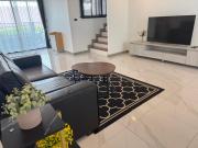 Enjoy The Happy Villa-Three Bedroom