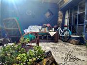 Departamento con patio y cochera