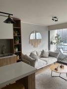 Amplio y Luminoso Depto 1D y 2B Marin Santiago Centro